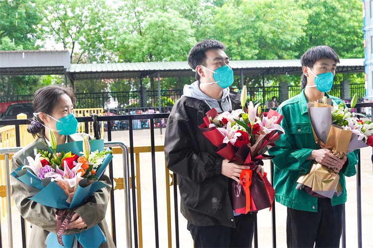 62762de33d6c0.jpg 62762de33d6c0.jpg