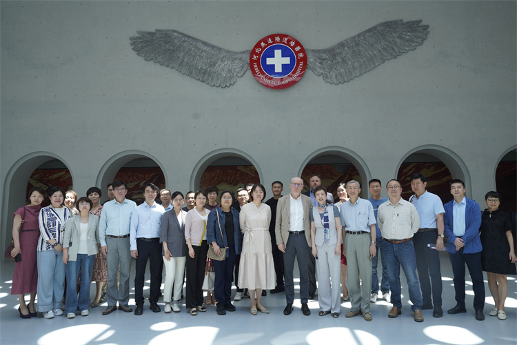 6847f215ee717.jpg 6847f215ee717.jpg